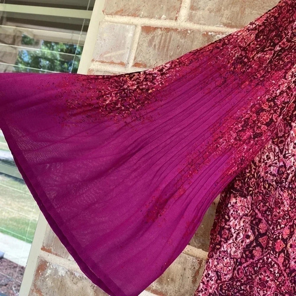 Plus Size Crinkle Pleated Bell Sleeved Boho Bling Blouse - Picture 3 of 6